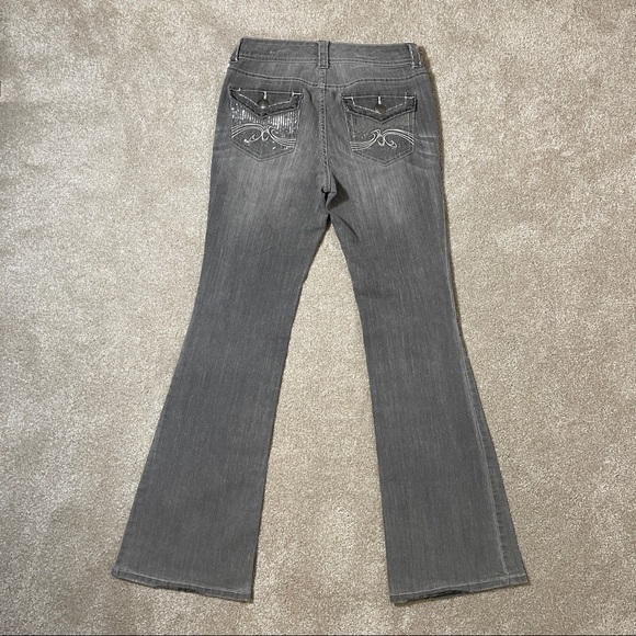 Cache bootleg flare grey denim jeans
Women’s size 6 - Picture 2 of 6